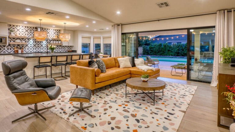 Why Airbnb has became so popular amongst home owners and should you Airbnb your home?
